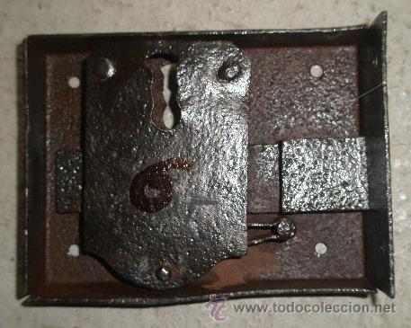 Antig&uuml;edades: Cerradura de 13,5 x 10 cms, sin llave - Foto 2