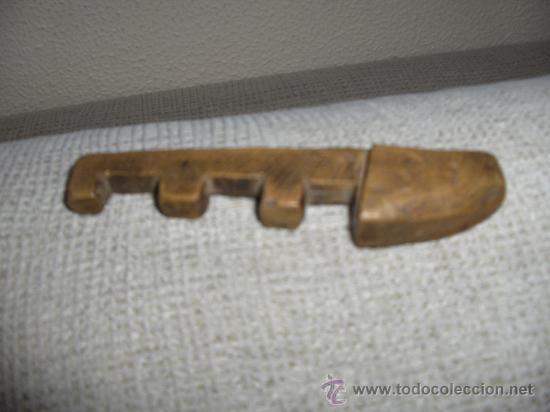 Antig&uuml;edades: Llave  de Madera, original.hecha a mano. - Foto 1