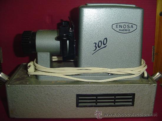 Antig&uuml;edades: PROYECTOR DIAPOSITIVAS ESCOLAR. A&Ntilde;OS 70. - Foto 2