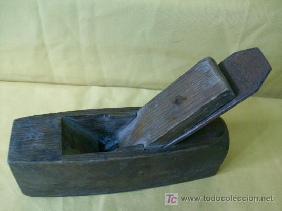 Antig&uuml;edades: ANTIGUO CEPILLO DE CARPINTERO - MEDIDAS 19X15 - Foto 1