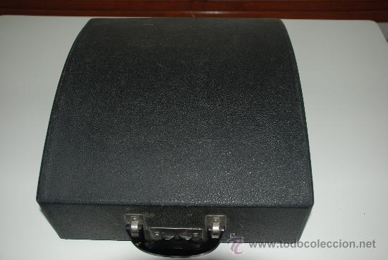 Antig&uuml;edades: Maquina de escribir Regia, con funda - Foto 2