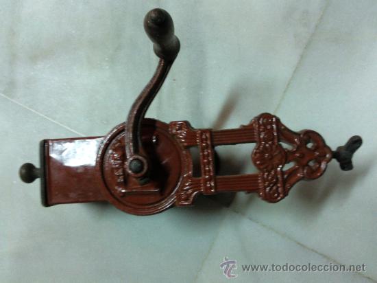 Antig&uuml;edades: Rallador de cocina. - Foto 2