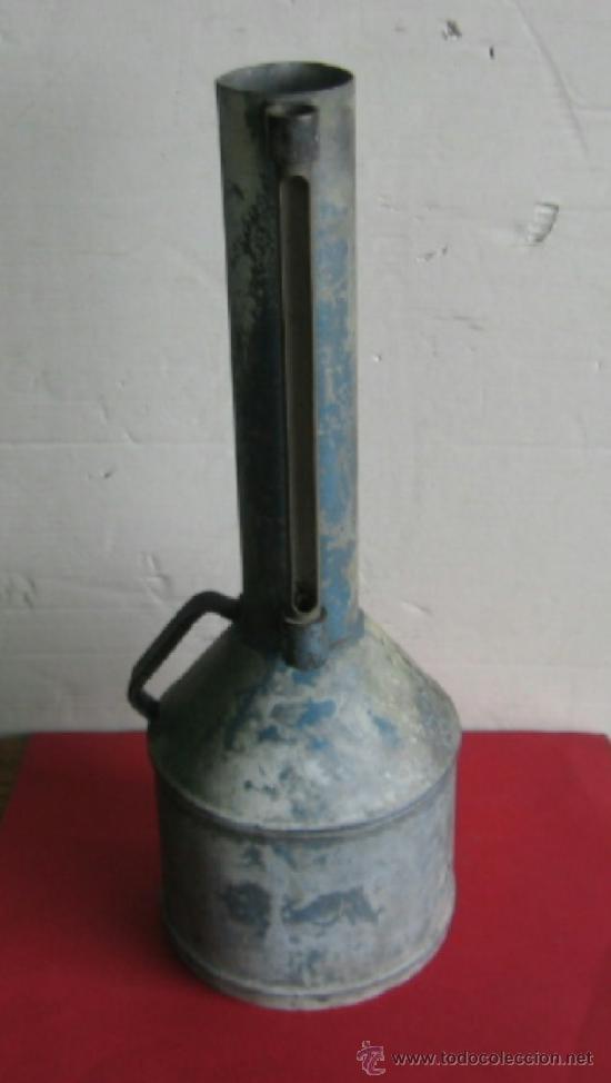 Antig&uuml;edades: MEDIDOR DE ACEITE .. de cinc o similar - Foto 3