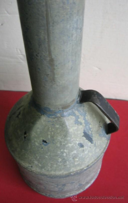 Antig&uuml;edades: MEDIDOR DE ACEITE .. de cinc o similar - Foto 4