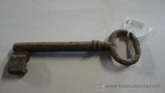 Antig&uuml;edades: Llave de 135 cm aproximadamente - Foto 1