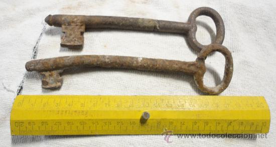 Antig&uuml;edades: Lote de 2 llaves antiguas - Foto 1