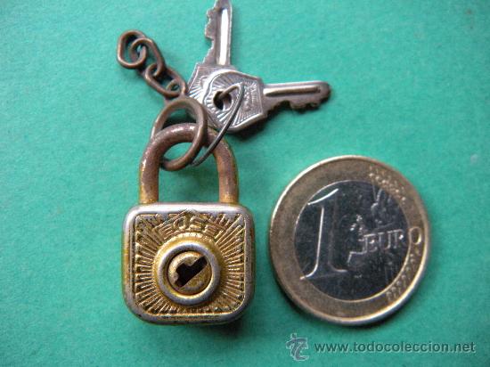 Antig&uuml;edades: CANDADO EN MINIATURA CON LLAVES. - Foto 1