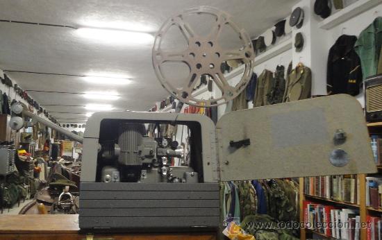 Antig&uuml;edades: Proyector americano, a&ntilde;os 50 - Foto 1