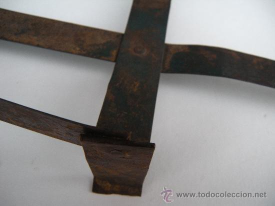 Antig&uuml;edades: ANTIGUO APOYA PLANCHA EN FORJA - Foto 4