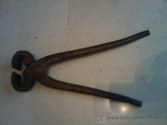Antig&uuml;edades: Tenazas antig&uuml;as de 26 cm - Foto 1