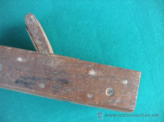 Antig&uuml;edades: CEPILLO DE CARPINTERO CON BASE CURVA - Foto 1