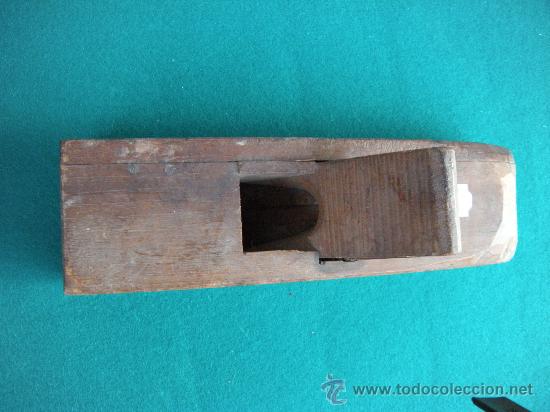 Antig&uuml;edades: CEPILLO DE CARPINTERO CON BASE CURVA - Foto 3