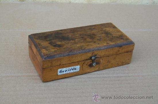 Antig&uuml;edades: juego de pesas antiguo en estuche de madera - Foto 1