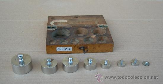 Antig&uuml;edades: juego de pesas antiguo en estuche de madera - Foto 2