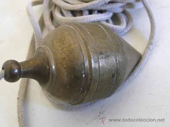 Antig&uuml;edades: plomada de laton (9,5cm aprox) - Foto 2