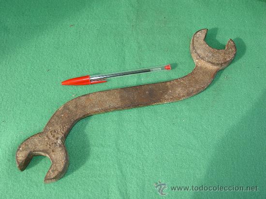 Antig&uuml;edades: LLAVE FIJA PARA TUERCAS - DE HIERRO MACIZO - - Foto 1