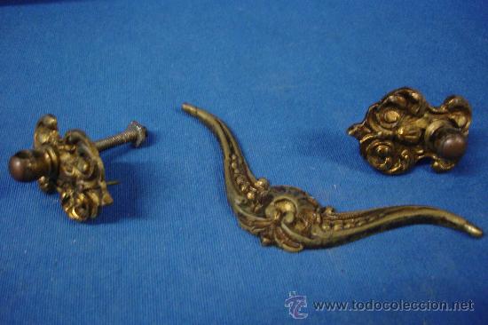 Antig&uuml;edades: TIRADOR DE BRONCE COMPLETO - Foto 2