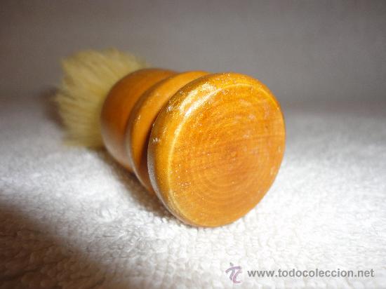 Antig&uuml;edades: BROCHA DE AFEITAR CON BASE DE MADERA - Foto 3