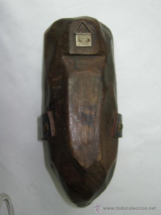 Antig&uuml;edades: TERMOMETRO SOBRE ZUECO DE MADERA - Foto 2