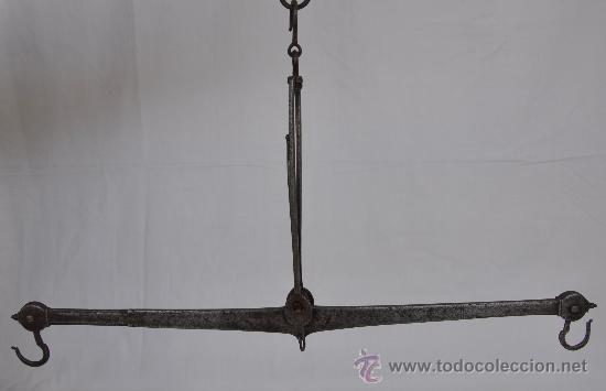 Antig&uuml;edades: Balanza de fiel y gancho. - Foto 1