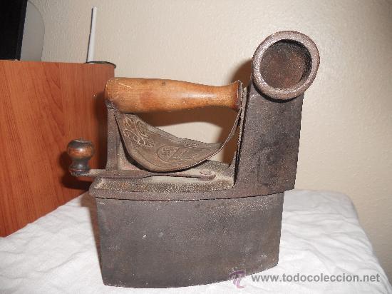Antig&uuml;edades: PRECIOSA PLANCHA ANTIGUA DE CARBON - Foto 1