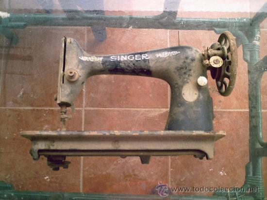 Antig&uuml;edades: Maquina coser singuer - Foto 1