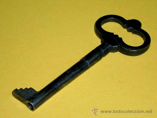 Antig&uuml;edades: Antigua llave de hierro, mide 7,3 cms. - Foto 1