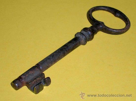 Antig&uuml;edades: Antigua llave de hierro, mide 9 cms. - Foto 1