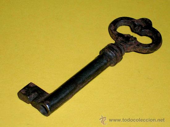 Antig&uuml;edades: Antigua llave de hierro, mide 7 cms. - Foto 1
