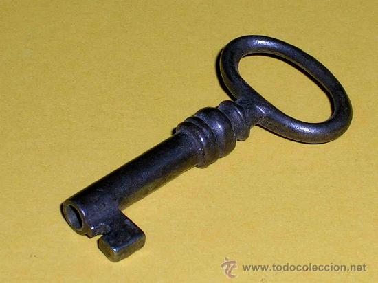 Antig&uuml;edades: Antigua llave de hierro, mide 4,5 cms. - Foto 1