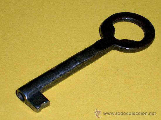 Antig&uuml;edades: Antigua llave de hierro, mide 5,9 cms. - Foto 1