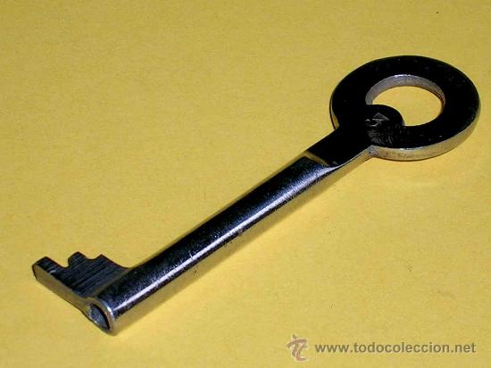 Antig&uuml;edades: Antigua llave de hierro, mide 6,1 cms. - Foto 1