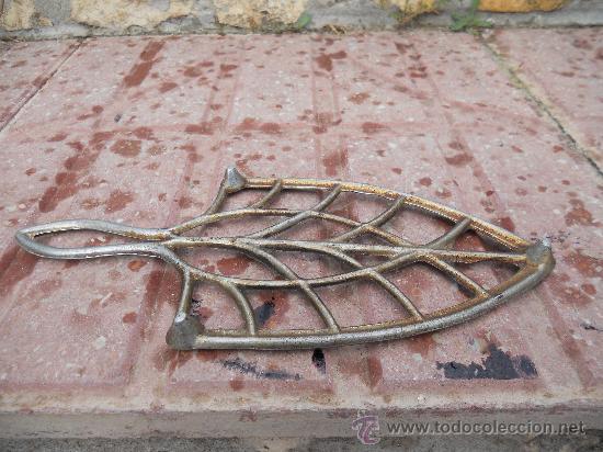 Antig&uuml;edades: ANTIGUO REPOSAPLANCHAS. - Foto 1