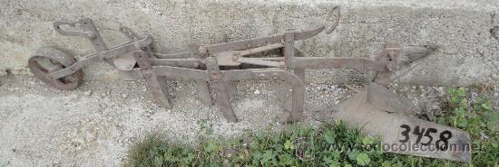 Antig&uuml;edades: Arado de arrancar patatas - Foto 1