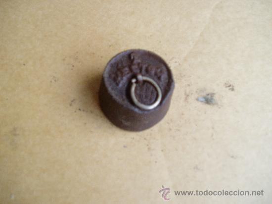 Antig&uuml;edades: pesa 200 gramos - Foto 1