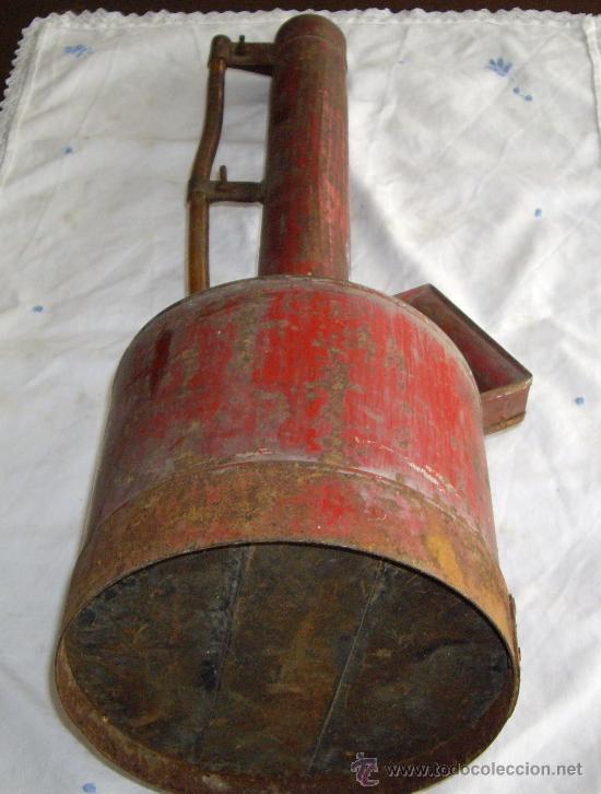 Antig&uuml;edades: ANTIGUA MEDIDA DE GASOLINA - Foto 3