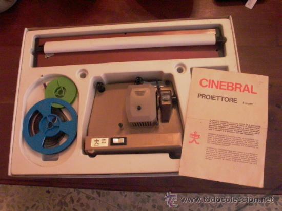 Antig&uuml;edades: Antiguo proyector de cine super 8 - Foto 2