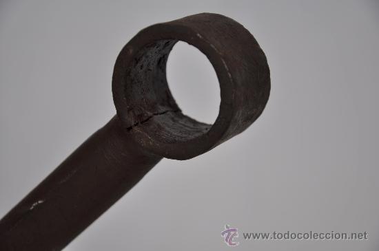 Antig&uuml;edades: Enorme llave fija redonda. - Foto 4