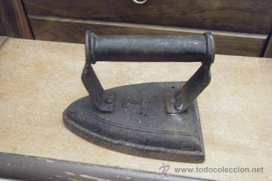 Antig&uuml;edades: PLANCHA ANTIGUA DE HIERRO - Foto 1