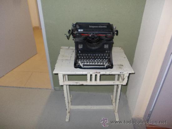 Antig&uuml;edades: maquina de escribir hispano olivetti - Foto 1