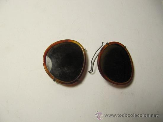 Antig&uuml;edades: lentes marron oscuro adaptables a las gafas. Antiguas - Foto 1