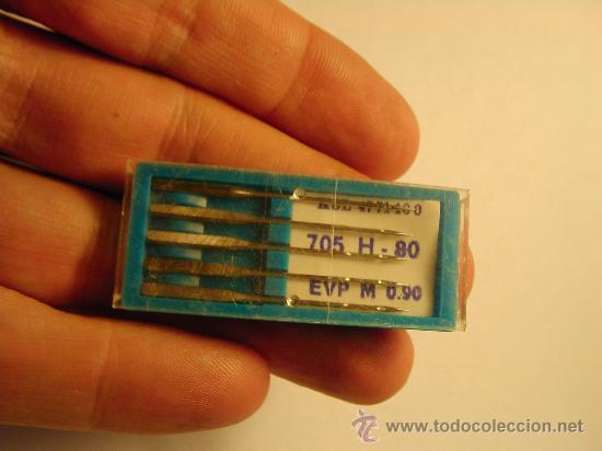 Antig&uuml;edades: Caja con agujas de m&aacute;quina de coser. - Foto 2