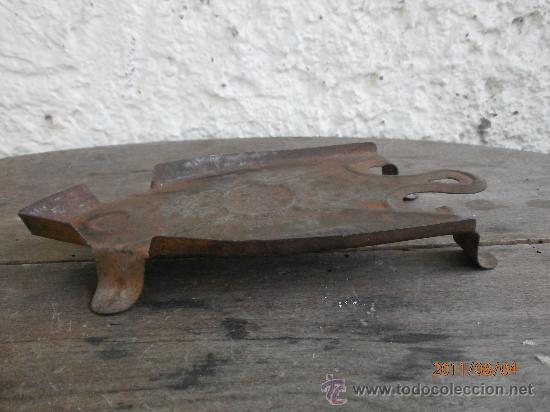 Antig&uuml;edades: SOPORTE PARA PLANCHA - Foto 2