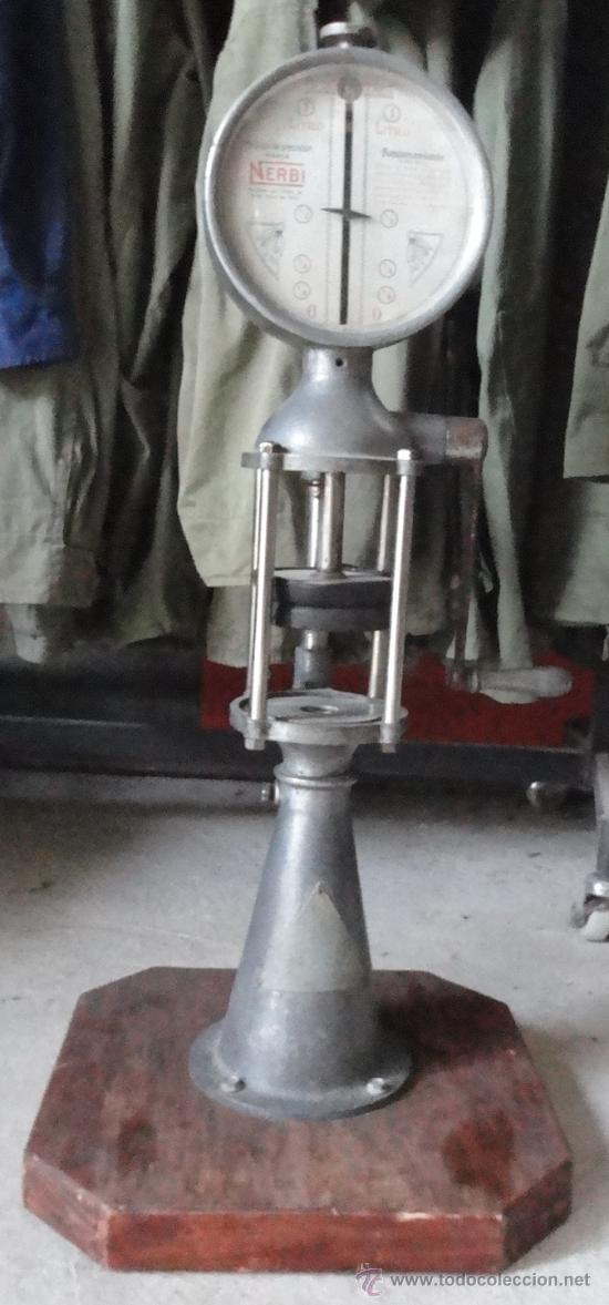Antig&uuml;edades: Expendedor de aceite. - Foto 1
