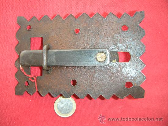 Antig&uuml;edades: ANTIGUO PESTILLO DE FORJA Y BRONCE - Foto 2
