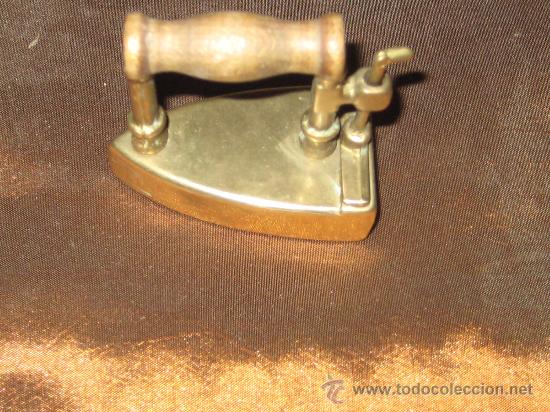 Antig&uuml;edades: PLANCHA DE BRONCE EN MINIATURA ( CAJA PASTILLAS ) - Foto 2