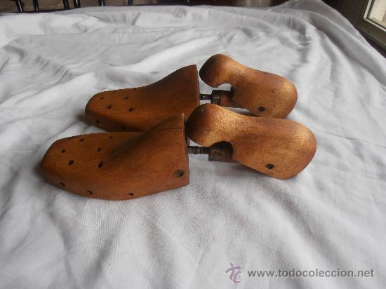 Antig&uuml;edades: PAREJA DE HORMAS DE MADERA - Foto 2