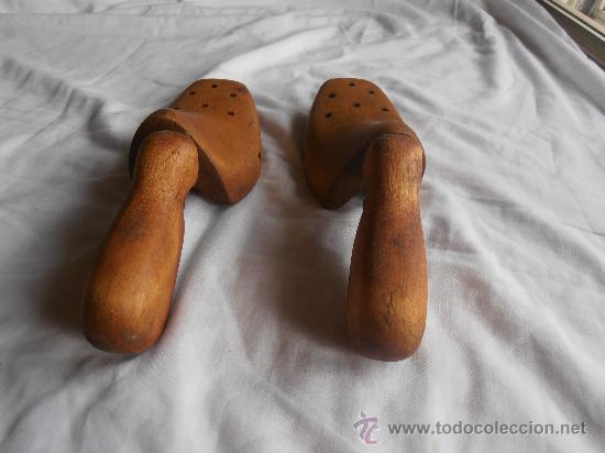 Antig&uuml;edades: PAREJA DE HORMAS DE MADERA - Foto 4