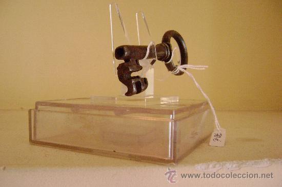 Antig&uuml;edades: LLAVE DE FORJA SIGLO XVIII.LL-014 - Foto 2