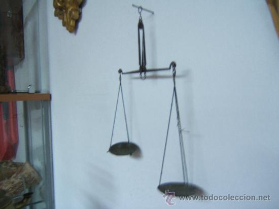 Antig&uuml;edades: peque&ntilde;a bascula o romana - Foto 1